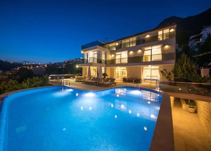 7 Bedroom Big For Rent In Kalkan *